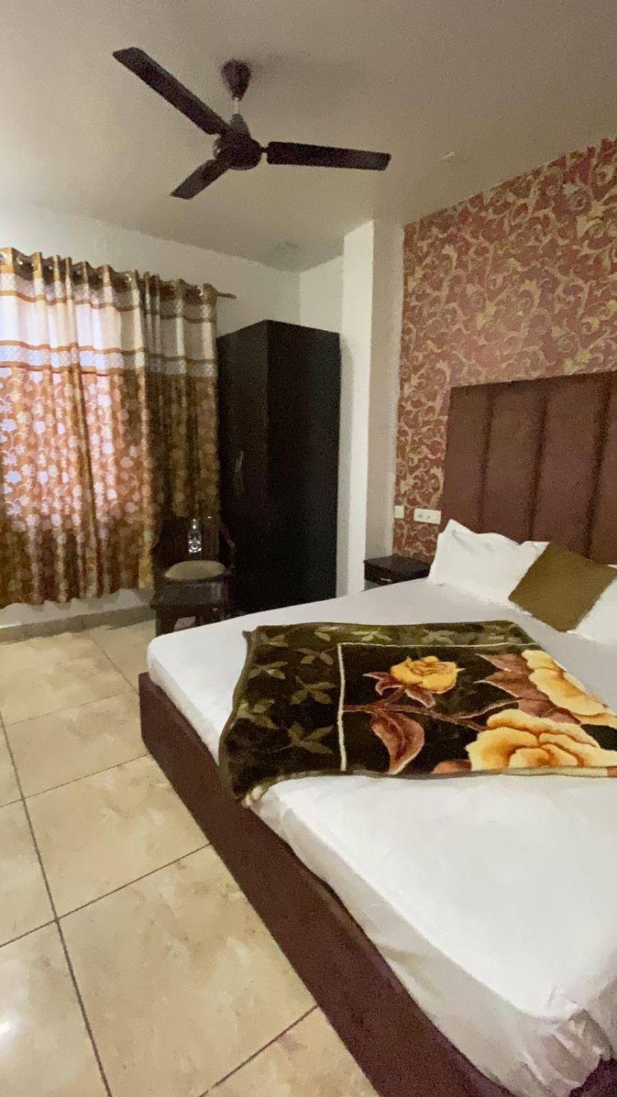 Hotel Sd Regency Amritsar Buitenkant foto